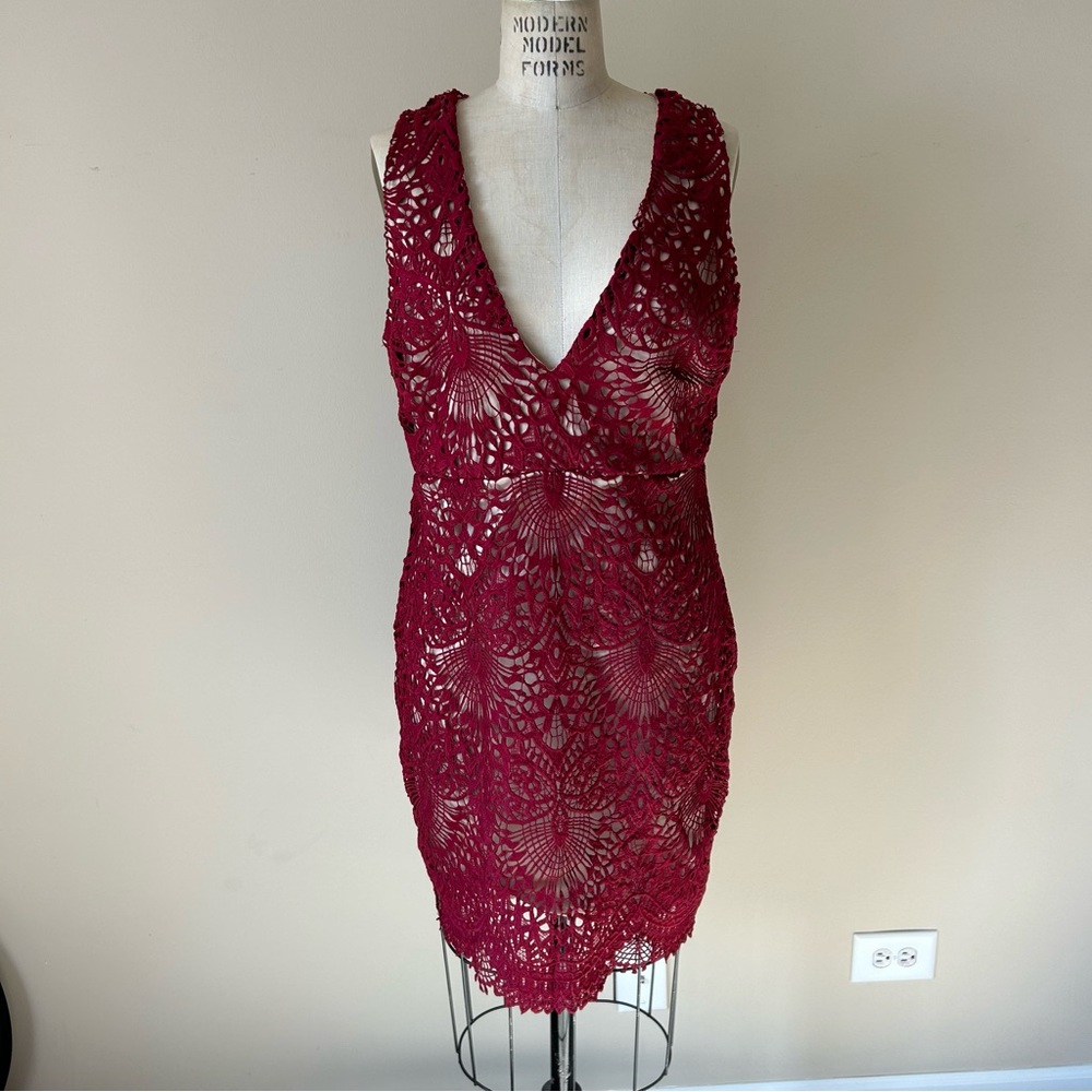 Lulu’s Lace Sleeveless V-Neck Mini Dress Maroon Size XL Cocktail Wedding Guest